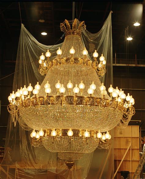 when does the chandelier drop in phantom of the opera|With Cheers and Tears, ‘Phantom of the Opera’ Ends .